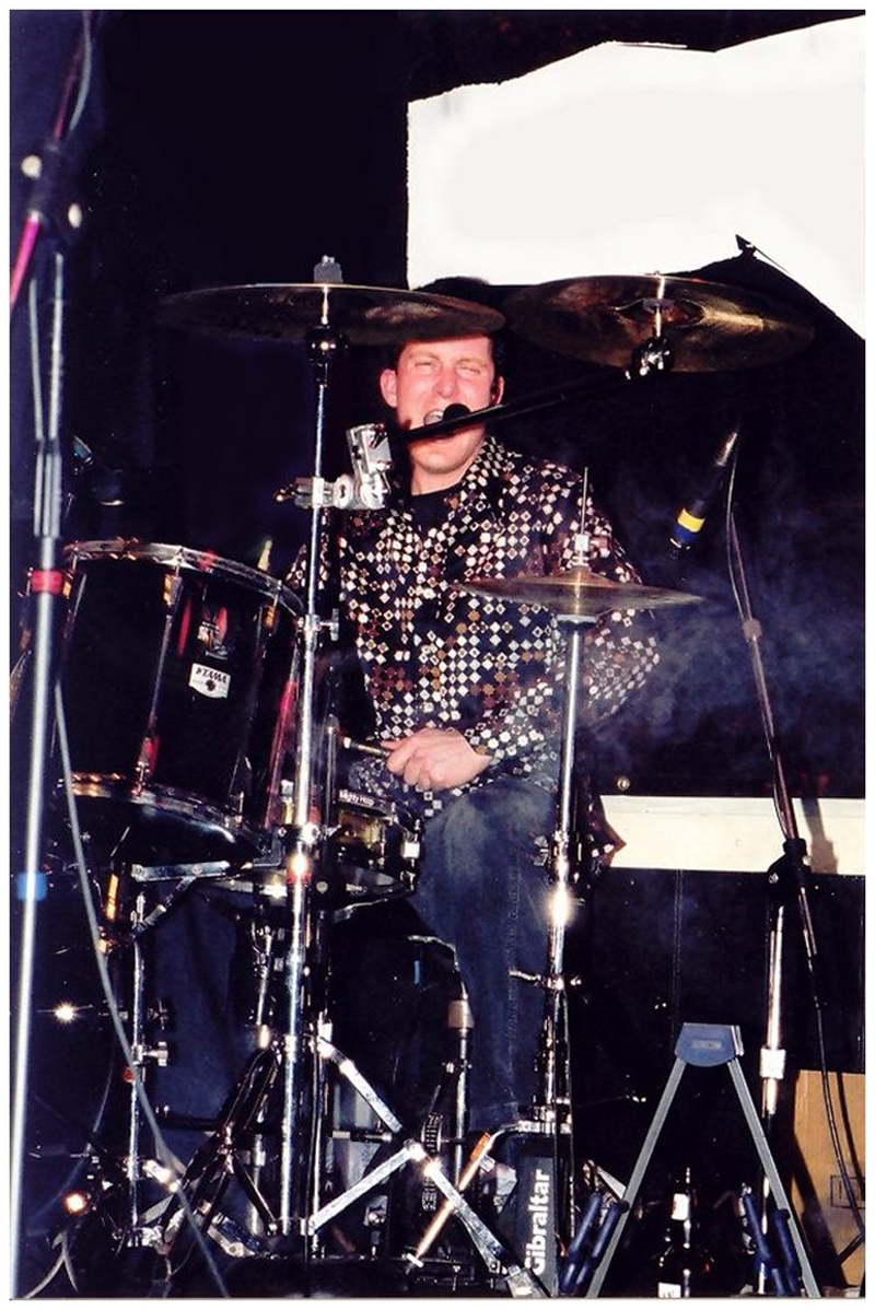Donnie at Bandfest 2002
